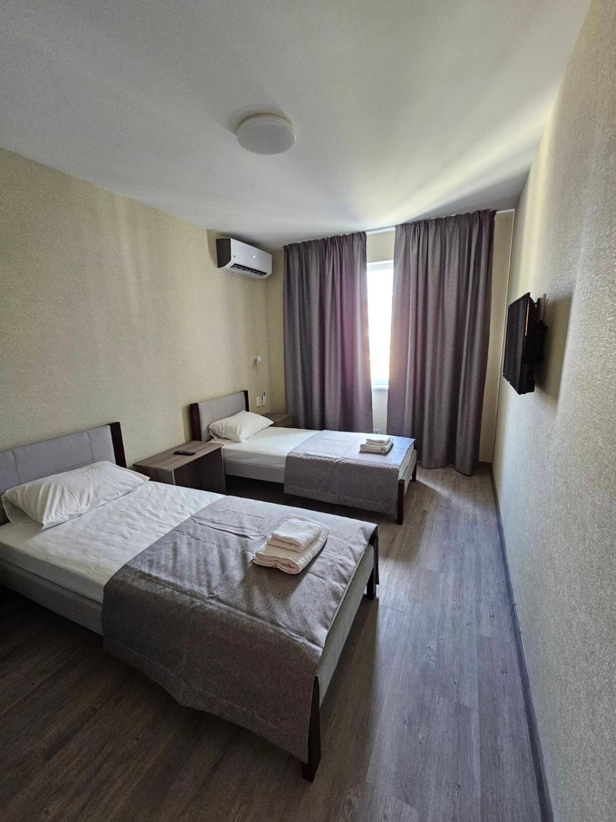 Mansarda Iris Hotell Kiev Exteriör bild